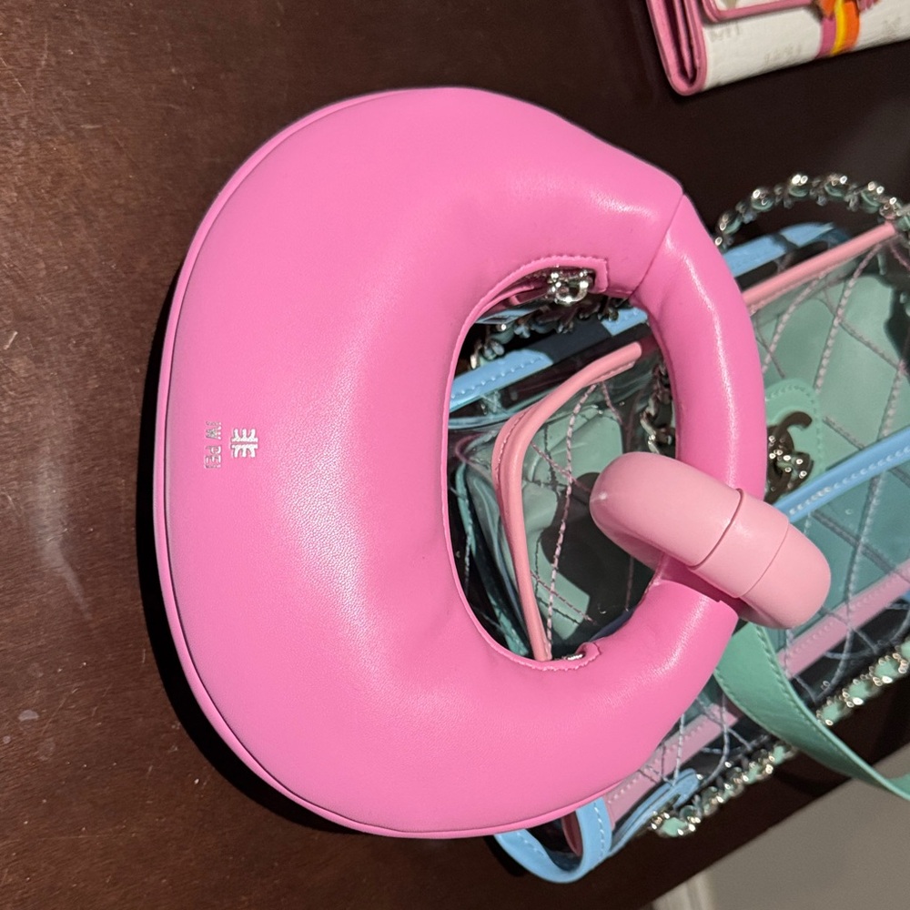 ❤️ Authentic JW PEI Pink Designer Clutch ❤️